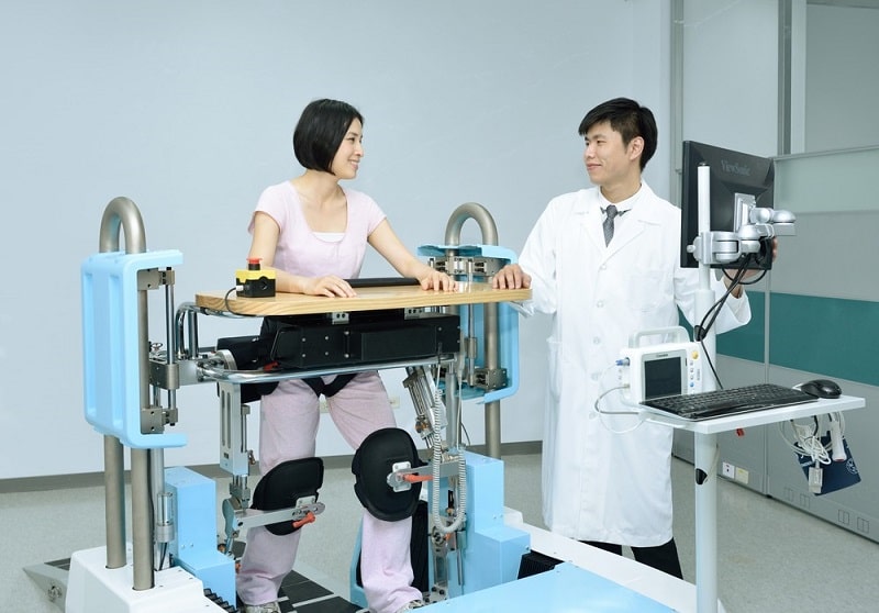 Hướng Dẫn Chi Tiết Lắp Đặt, Chuẩn Bị Thiết Bị Y Tế Tại Nhà Cho Người Bệnh Tai Biến Nhẹ